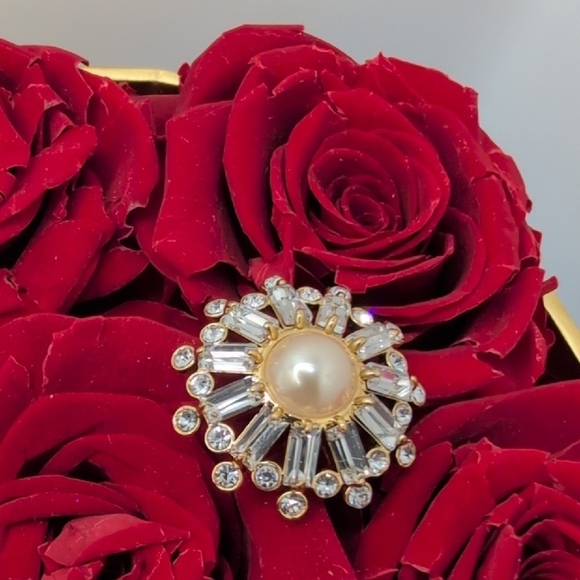 J. Crew Silver Pearl Ring with Sparkling Stones Size 4.5 - Picture 4 of 9